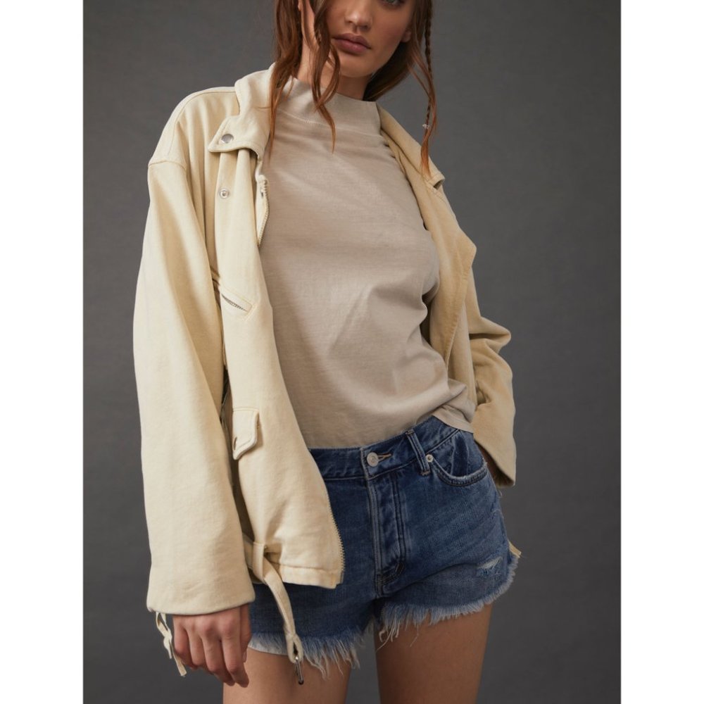 FREE PEOPLE Loving Good Vibrations Cutoffs / Mid Indigo - Picture 7 of 8